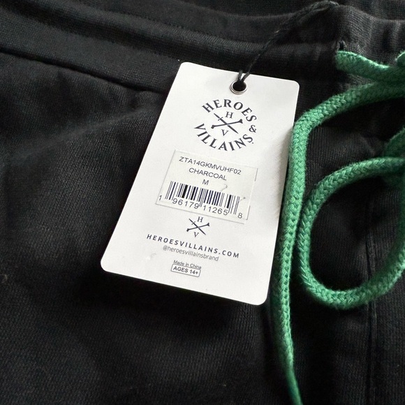 NWT MARVEL Wakanda Forever
Sweatpants/joggers Mens size Medium
Drawstring waist - Picture 7 of 11